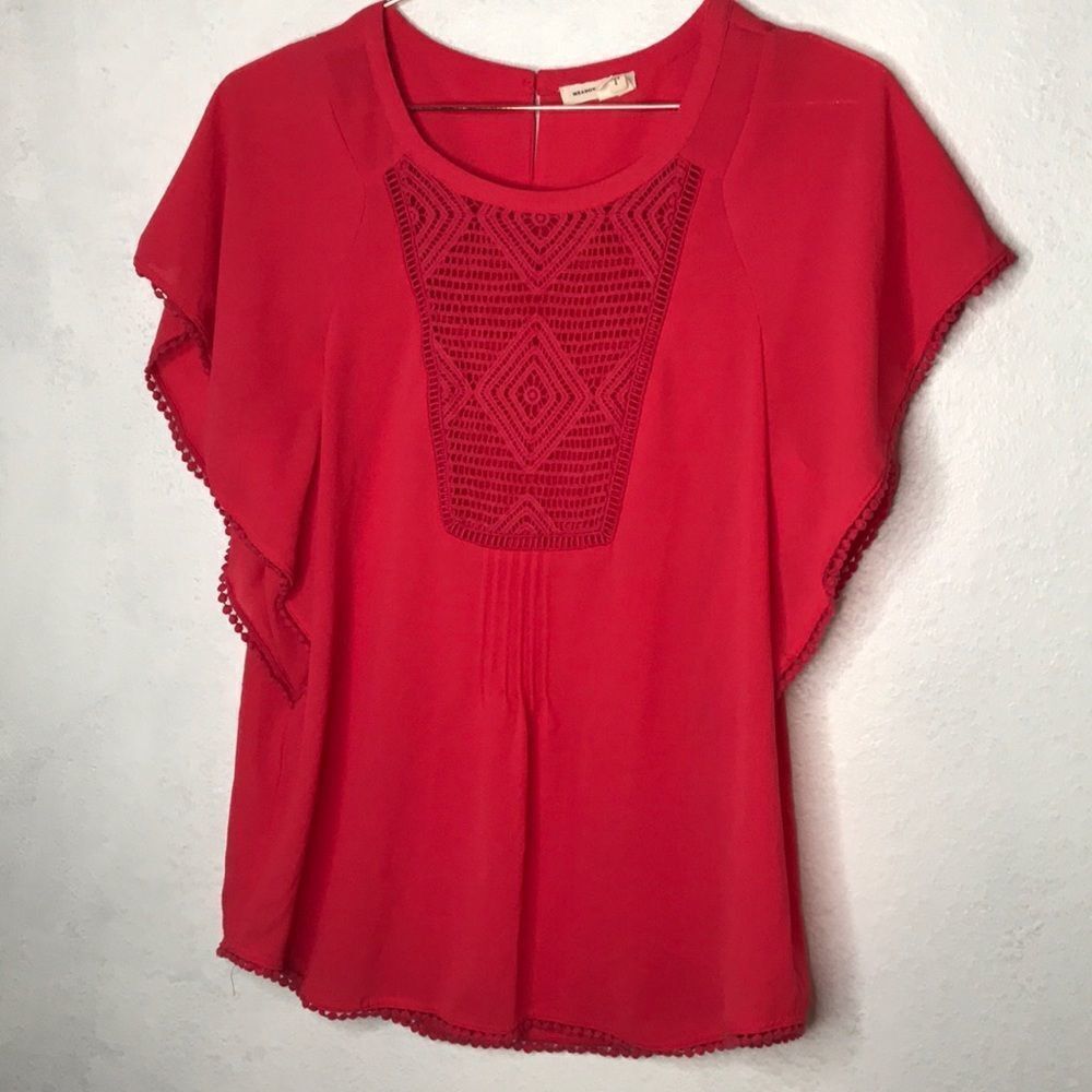 Anthropologie crochet front with tassel hem‎